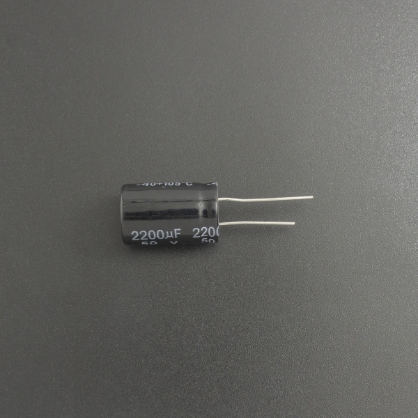 Capacitor Electrolítico De Aluminio 2200uF 50V 16x25 mm Genérico - 2
