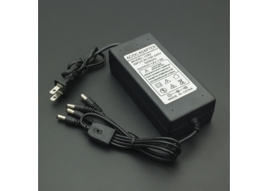 ADAPTADOR DE VOLTAJE 12V 8A CON 4 CONECTOR JACK 5.5X2.5 MM Genérico - 1