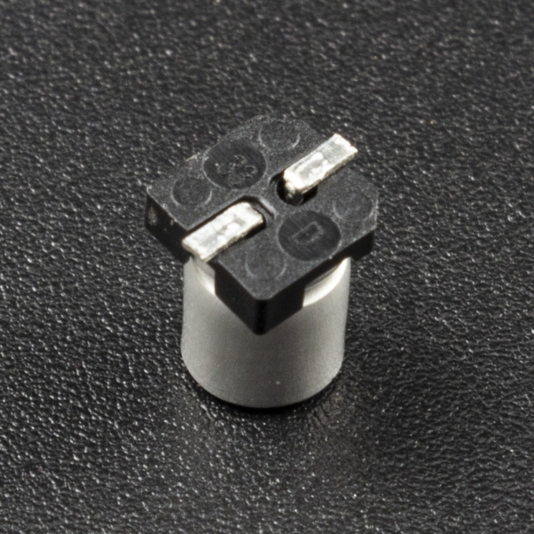 CAPACITOR ELECTROLÍTICO DE ALUMINIO 1 UF 50V 4X5.4 MM SMD Genérico - 3