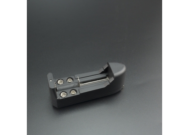Cargador Universal 18650/AA/AAA/Cuadrada 9V Genérico - 1