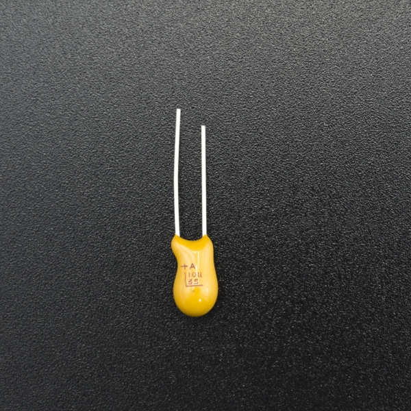 CONDENSADOR DE TANTALIO 1 UF 35V Genérico - 1