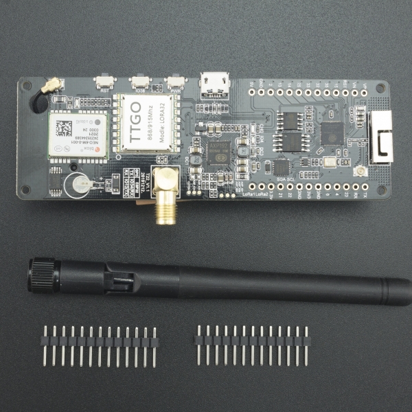 PLACA DE DESARROLLO TTGO CON TRANSCEPTOR LORA 915 MHZ, MODULO GPS NEO-6M Y MODULO WIFI/BLUETOOTH ESP32 PARA IOT CH9102F Genérico
