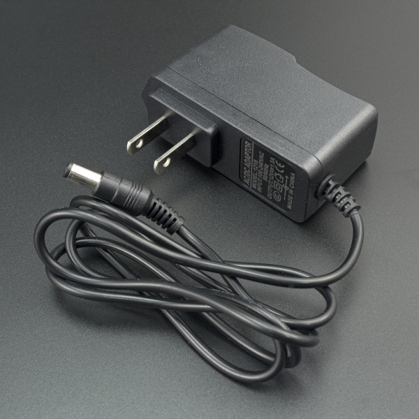 ADAPTADOR DE VOLTAJE 12V 1A CON CONECTOR JACK 5.5X2.5 MM Genérico - 1