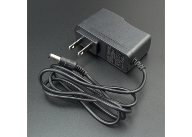ADAPTADOR DE VOLTAJE 12V 1A CON CONECTOR JACK 5.5X2.5 MM Genérico - 1