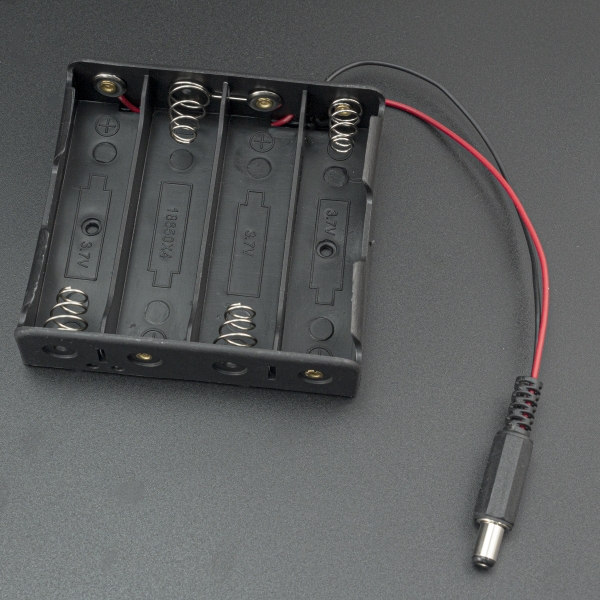 PORTA BATERÍA 18650 X4 CON CONECTOR JACK 5.5X2.1MM Genérico - 2