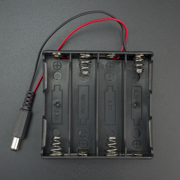 PORTA BATERÍA 18650 X4 CON CONECTOR JACK 5.5X2.1MM Genérico - 1