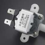 Electroválvula de plástico 10.5 MM DC12V Con Presión Genérico - 2