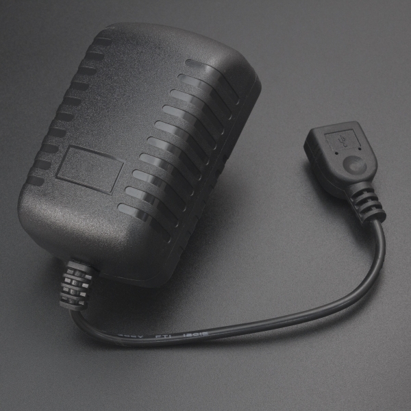 Adaptador De Voltaje 5V 3A Con Salida USB Tipo A Genérico - 3